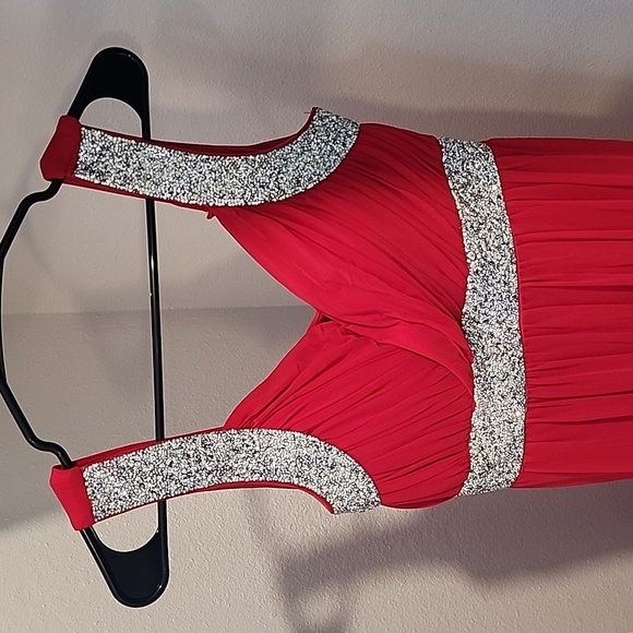 Dress - Picture 1 of 4